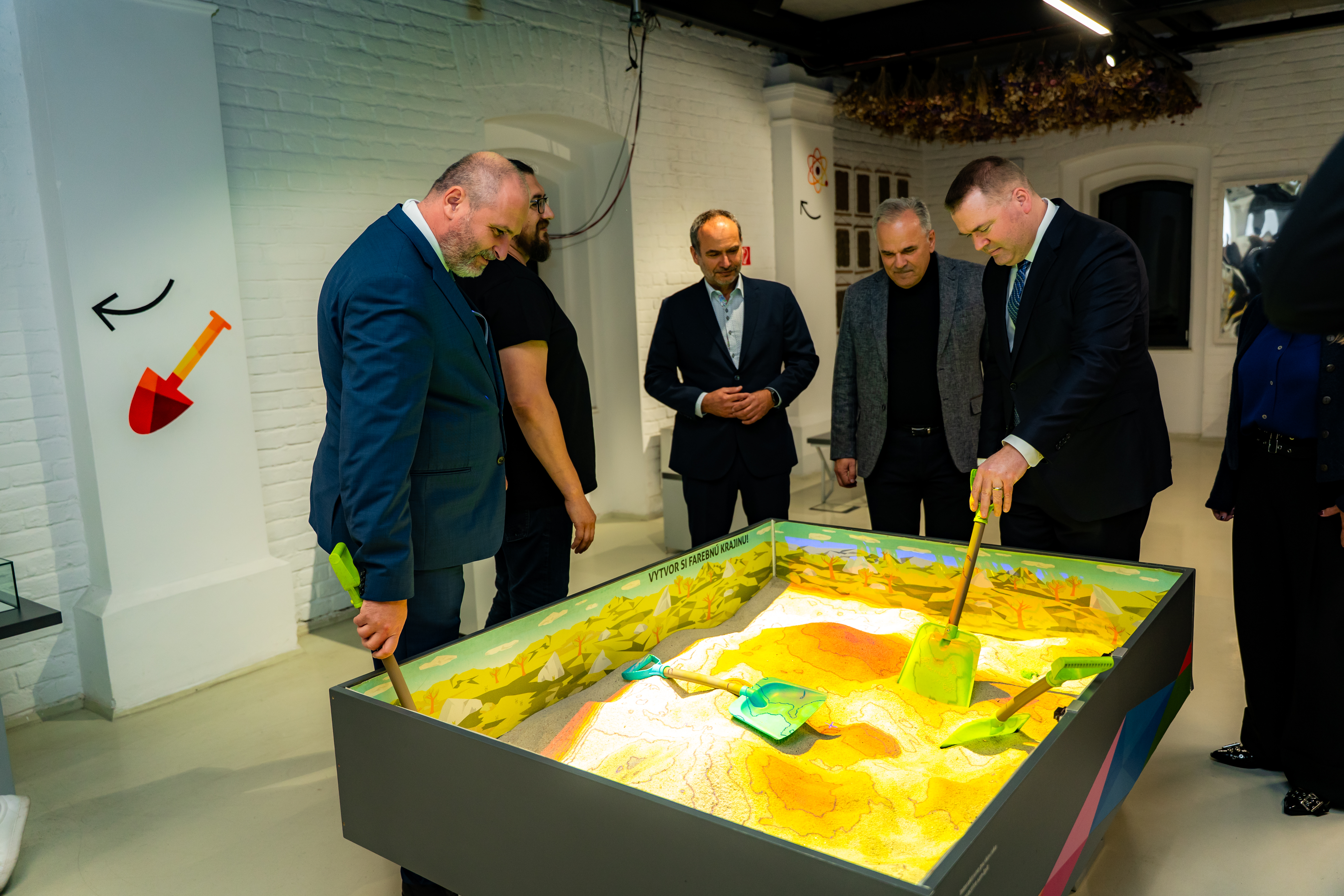 Otvorenie obnovy expozicie v Steelparku -28